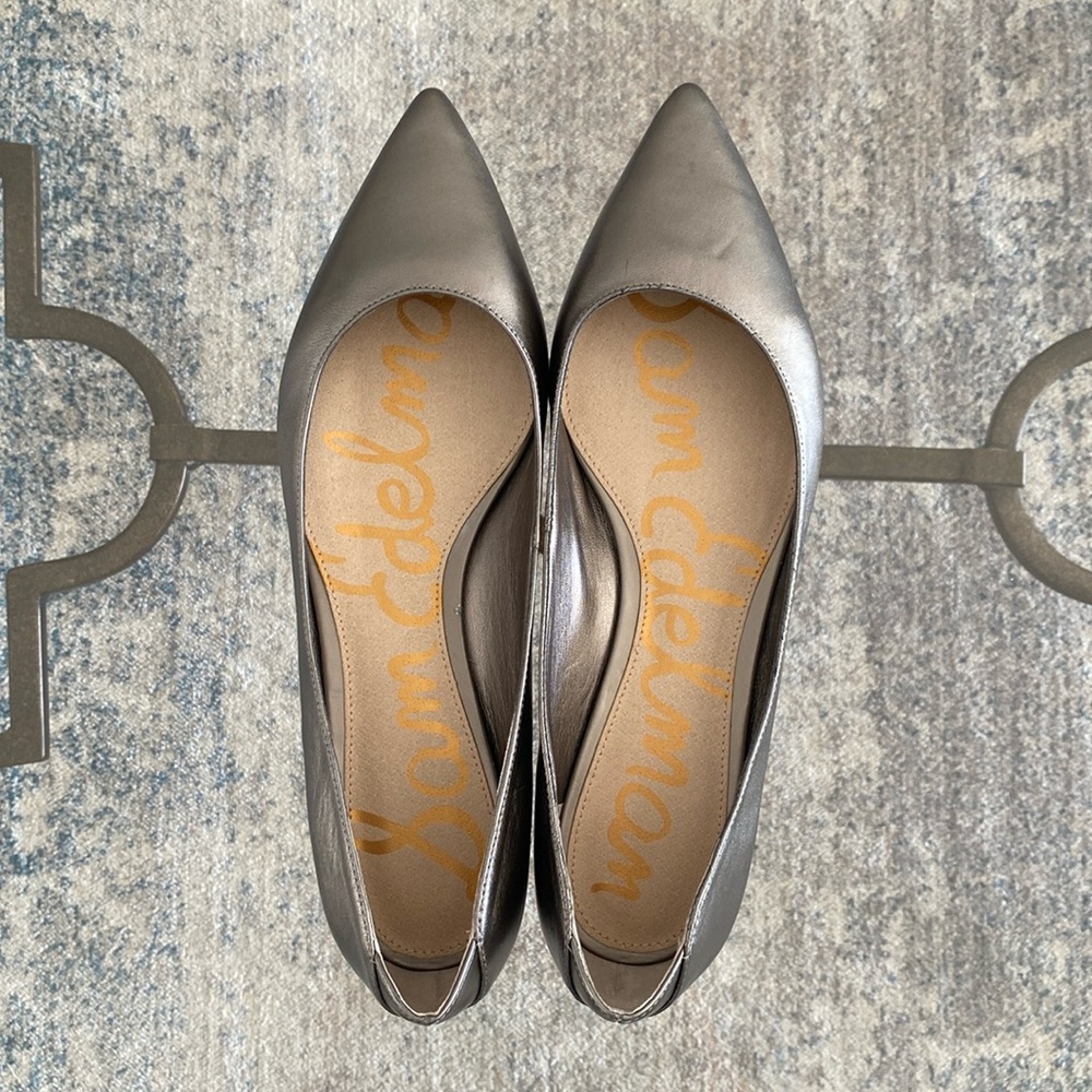NIB Sam Edelman metallic silver flats